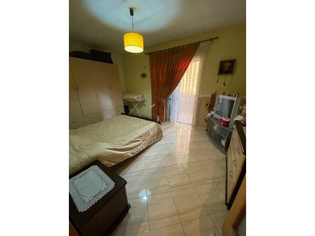 Shiten dy apartamente tek 21 Djetori