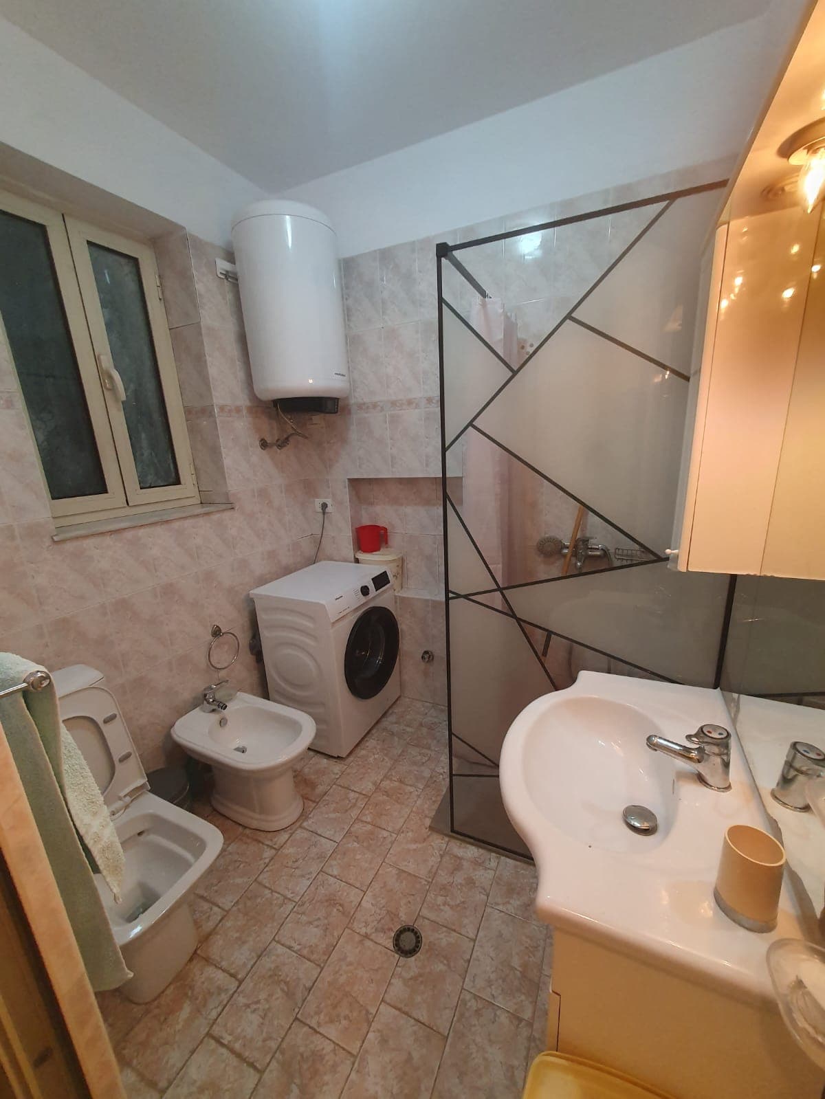Jepet me qera apartament 2+1 Ali Dem 3