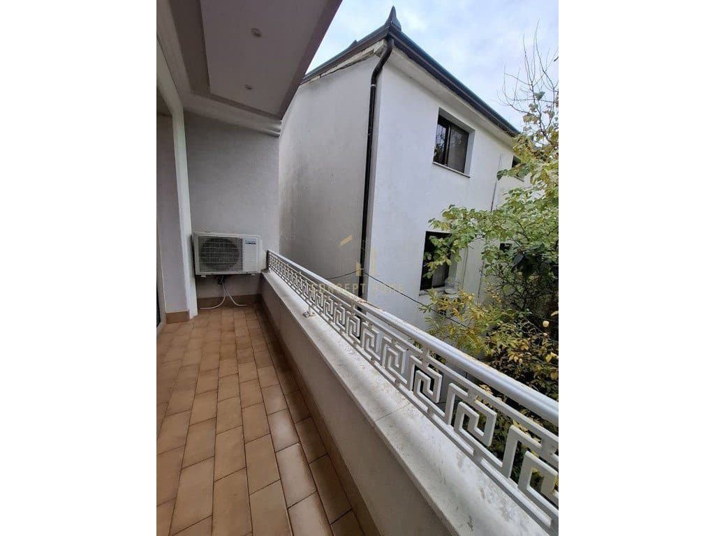 Apartament 3+1+2 Me Qera në Ali Demi, Tregu Elektrik - 800€ | 115 m² 2
