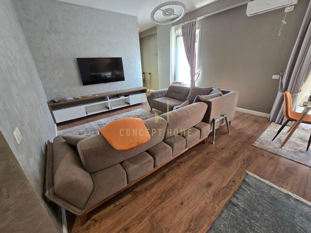 Jepet me qera apartament 1+1 ne Qender 4