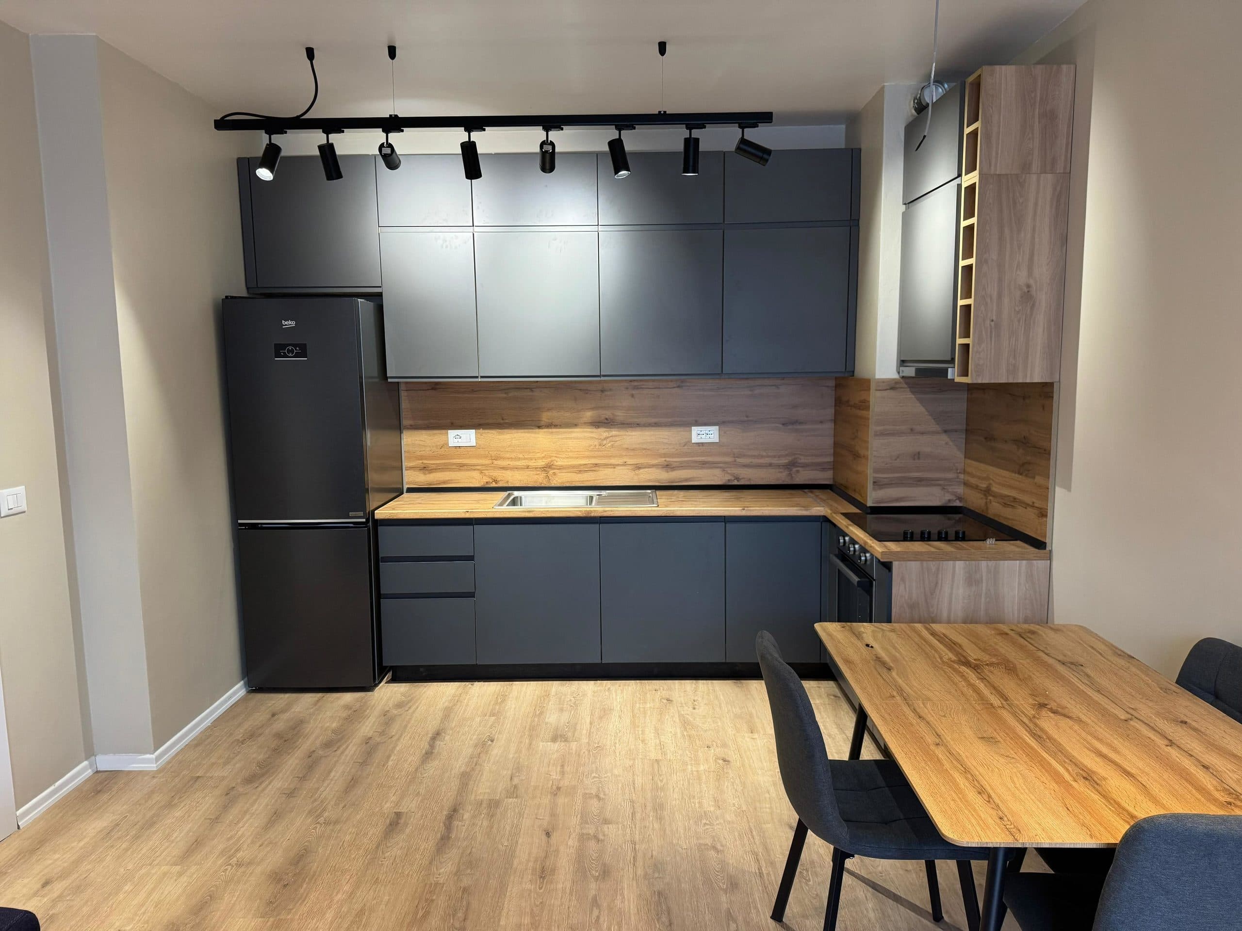 Jepet me qera Apartament 2+1+2+Post Parkim tek Univers City