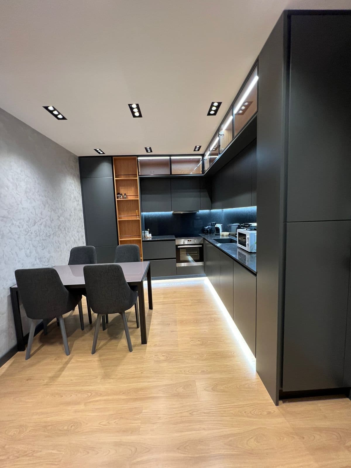 Apartament 2+1 Me Qira në Rrugën e Kavajës, Tiranë – 2000€ | 100 m²