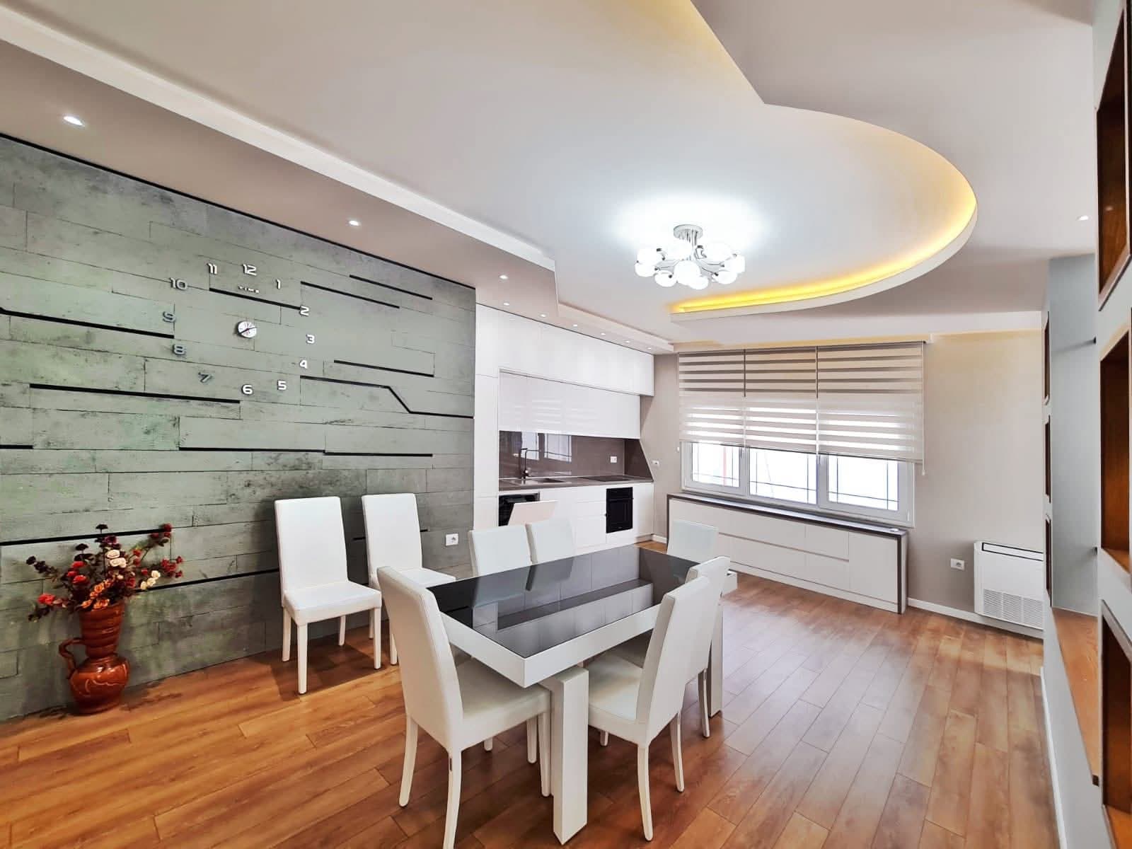 Jepet me qera Apartament luksoz tek Komuna e Parisit 2