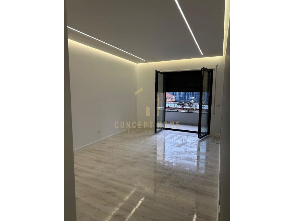 Shitet apartament 2+1+ post Parkimi , Bulevardi i Ri 3