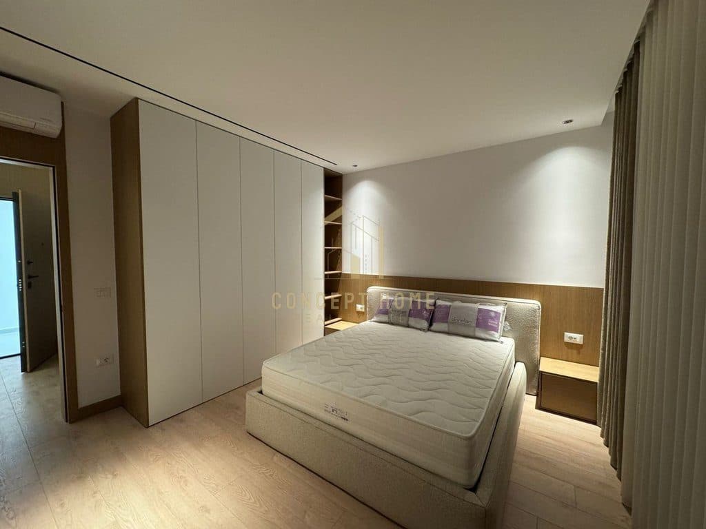 Jepet me qera Apartament 1+1+ Post parkimi tek Komuna e Parisit 4