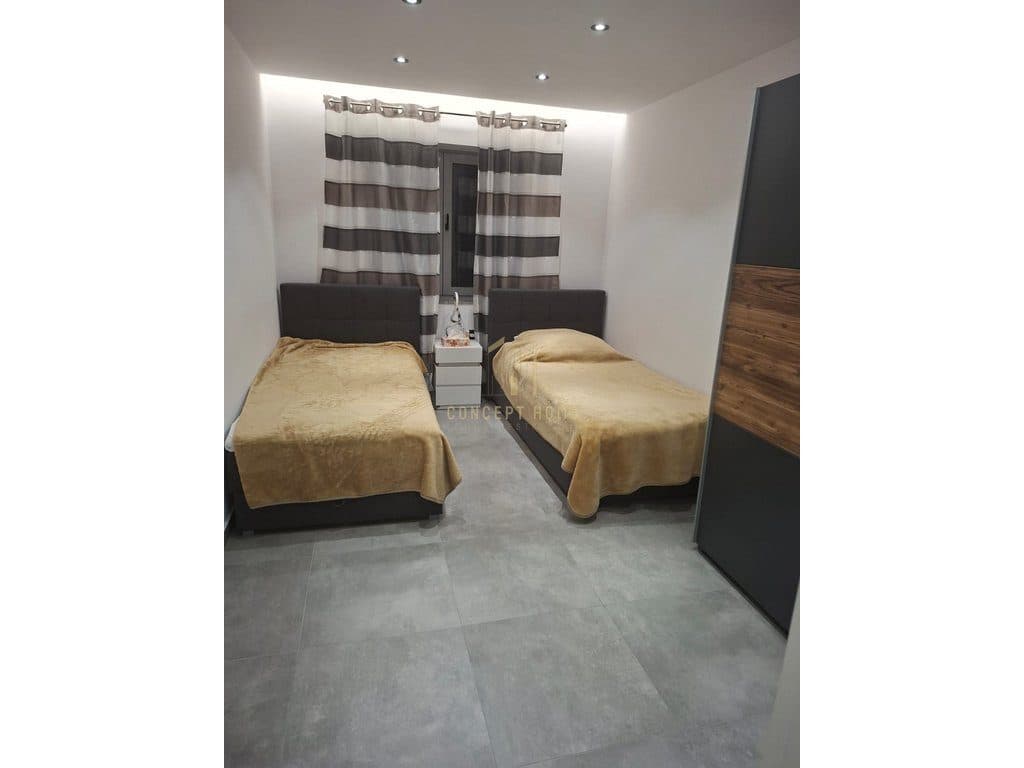 Jepet me qera apartament 1+1 ne Komune te Parisit 3