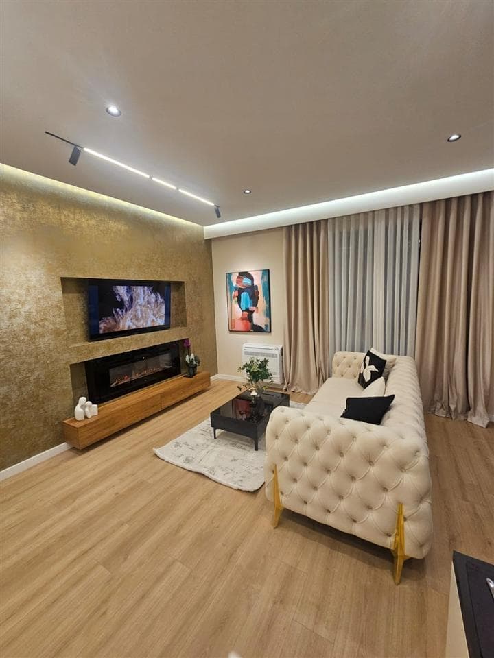 Shitet apartament 2+1 Te Pazari i Ri