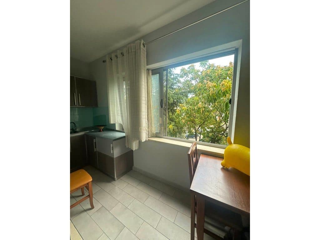 Shitet apartament 2+1+2 ne Kinostudio 4