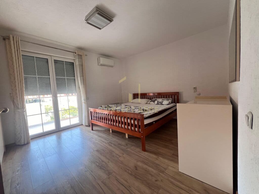Jepet me qera apartament 2+1 ne 5 maji , 420 Euro/muaj 3