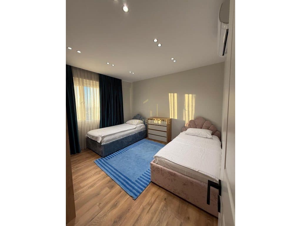 Jepet me qera apartament 2+1 tek Casa Italia