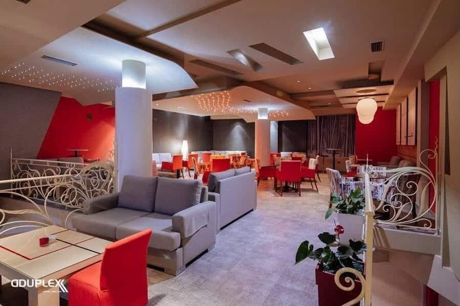 Jepet me qera lokal Duplex ne Korce - 1500€ | 370 m²