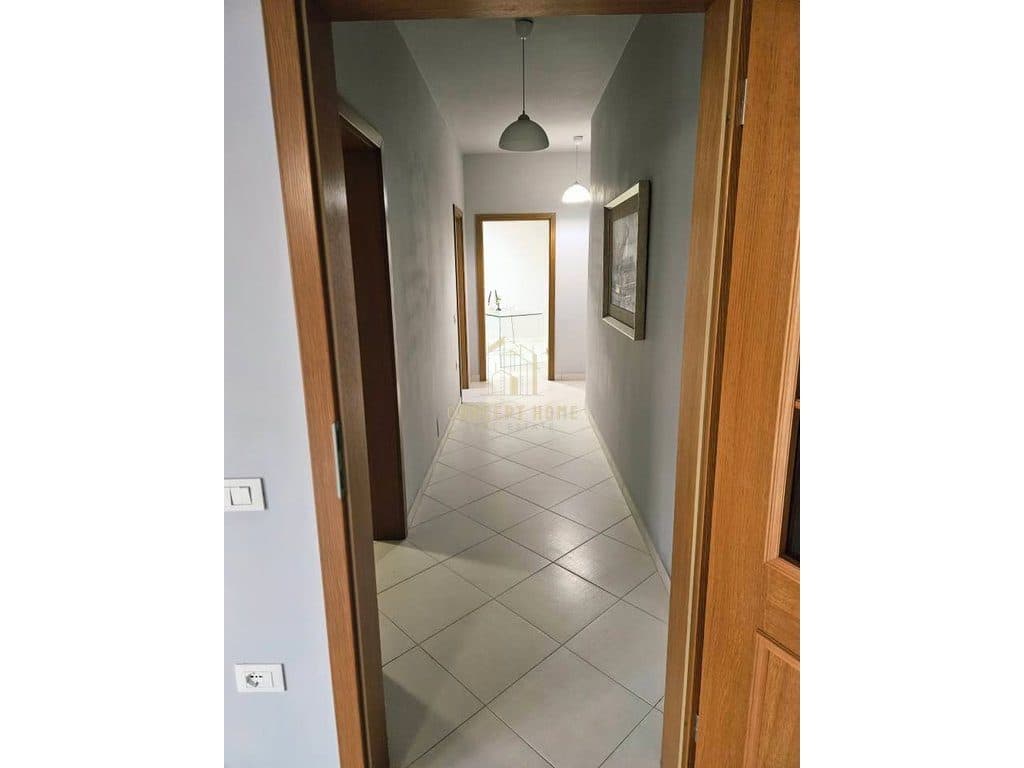Shitet apartament 2+1+2 Zogu i Zi 4