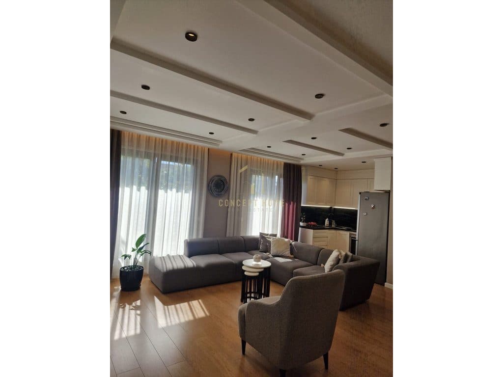 Apartament 3+1+2 me qera -