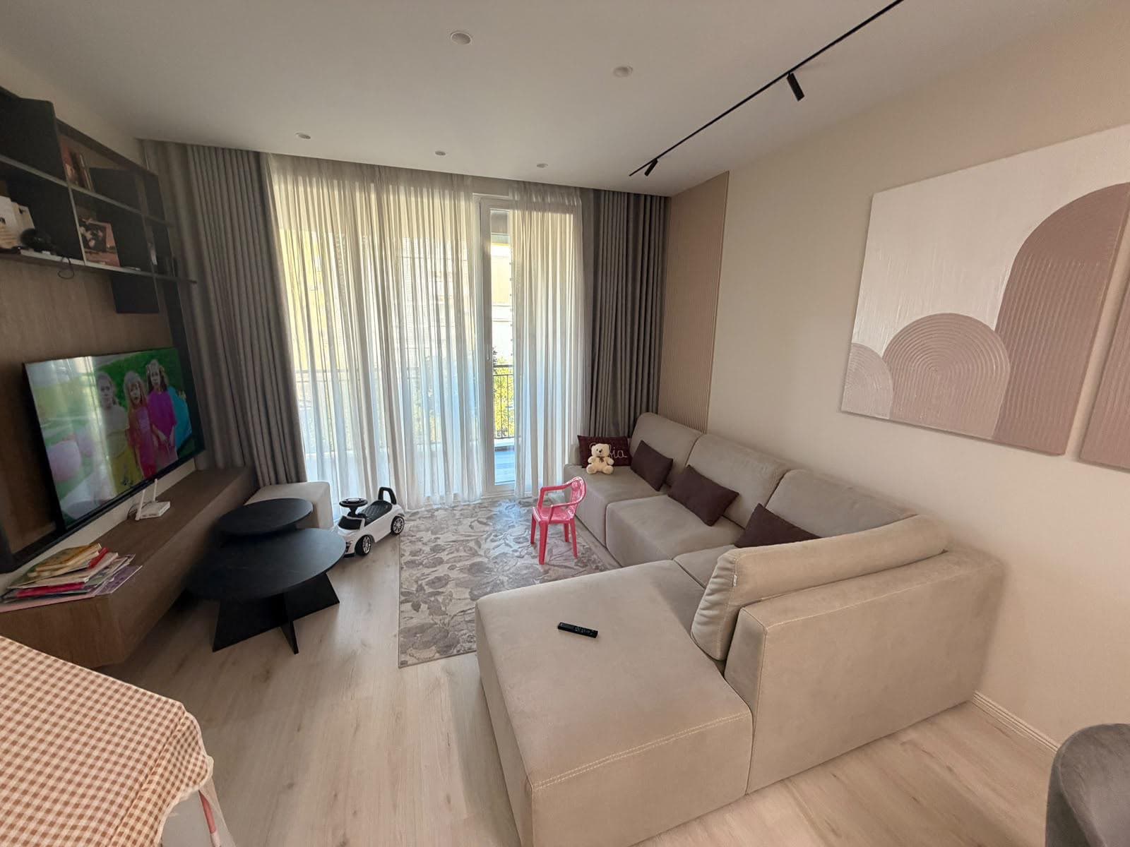 Shitet Apartament 2+1+2 tek Ish Fusha e Aviacionit
