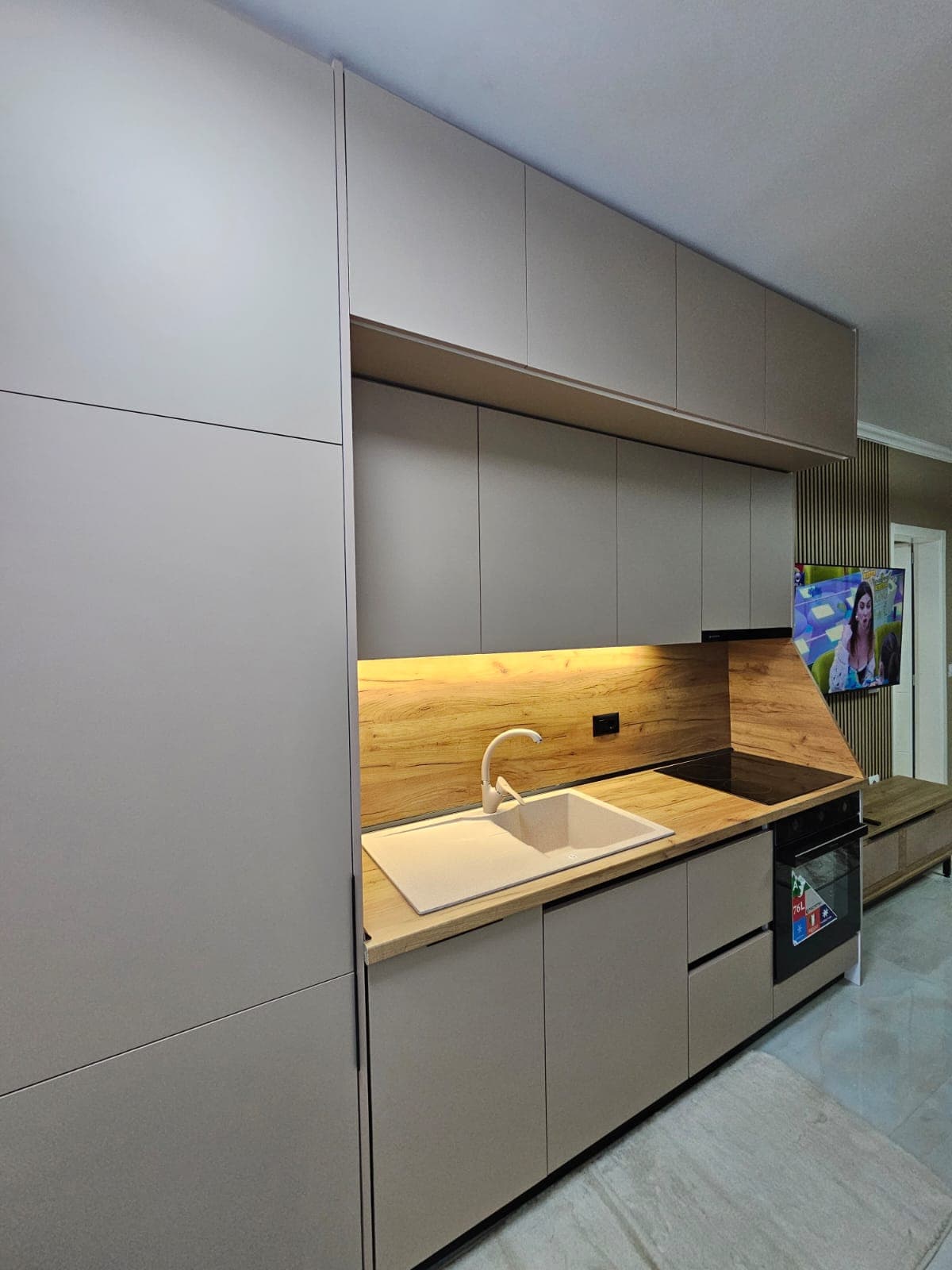 Jepet me qera Apartament 1+1 tek 5 Maji 4