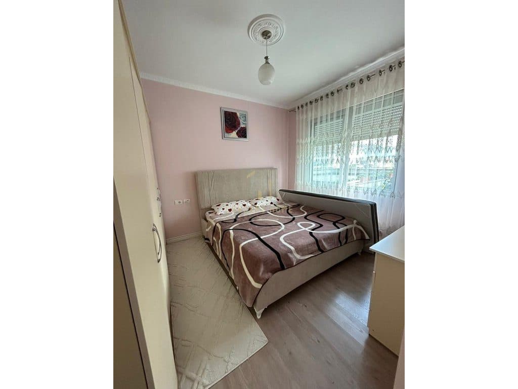 Shitet apartament 1+1+verande ne Kamez 4