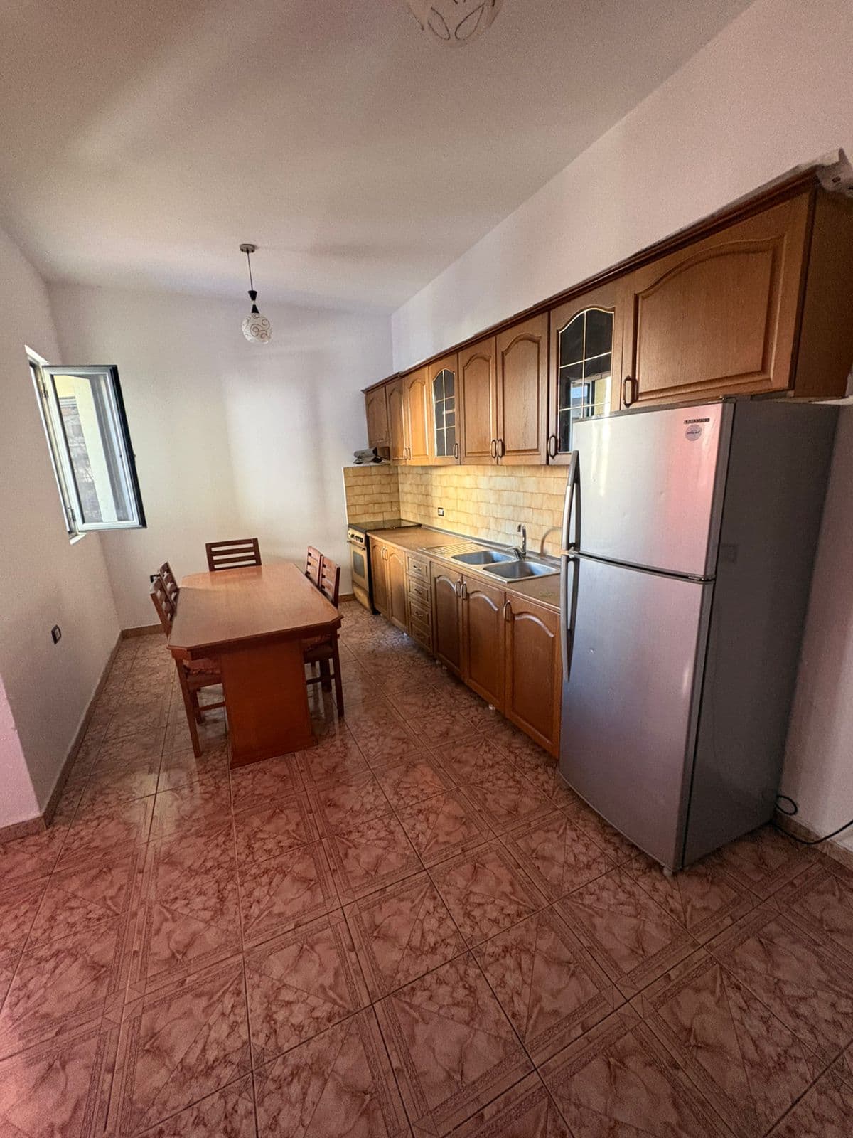 Apartament 2+1 Me Qira në Rruga Jordan Misja, Tiranë - 350€ | 95 m² 3