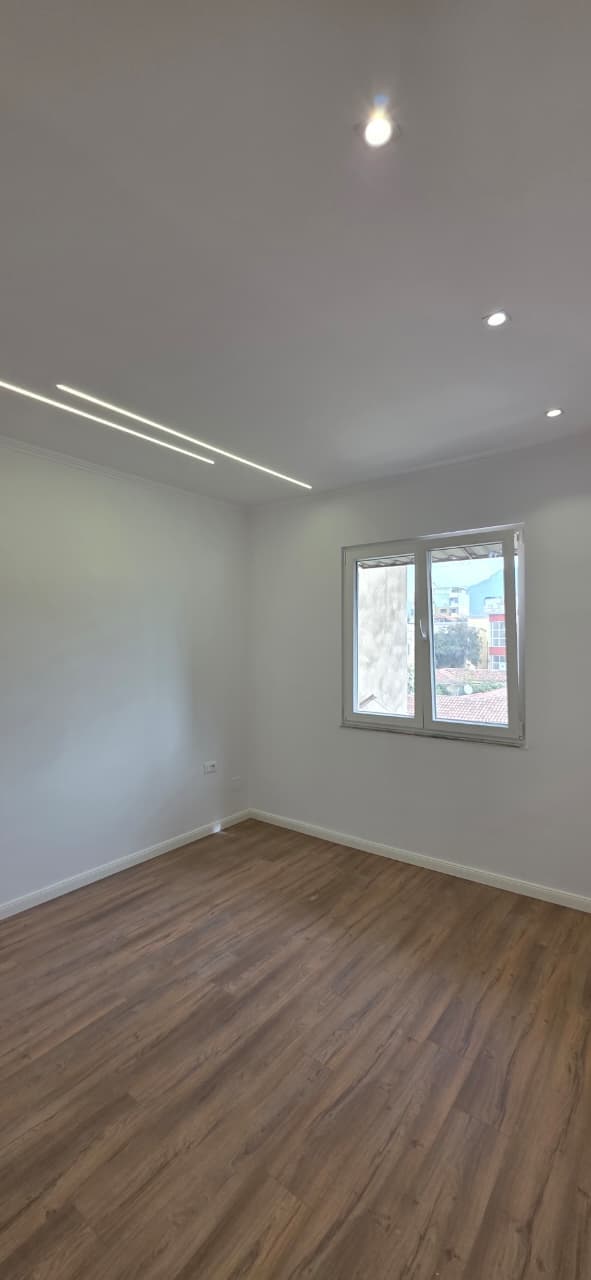 Shitet Apartament 2+1 tek Rruga Bardhyl 4