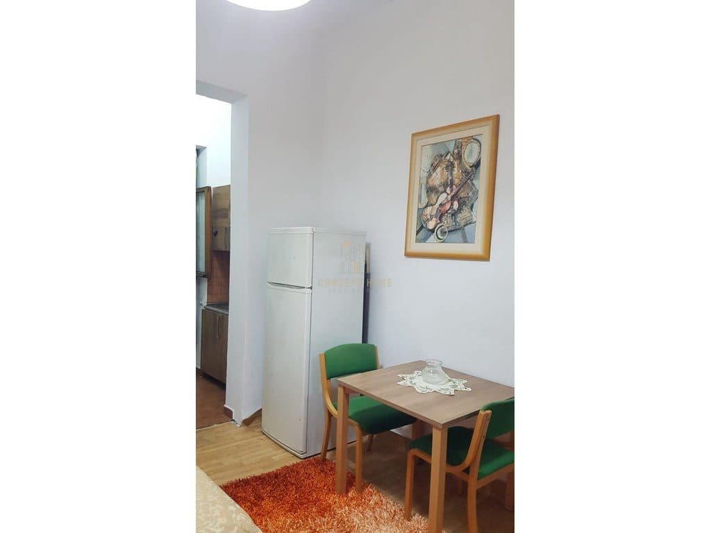 Jepet me qera gazoniere te Rruga Dibres/Cmimi 35.000Leke 4