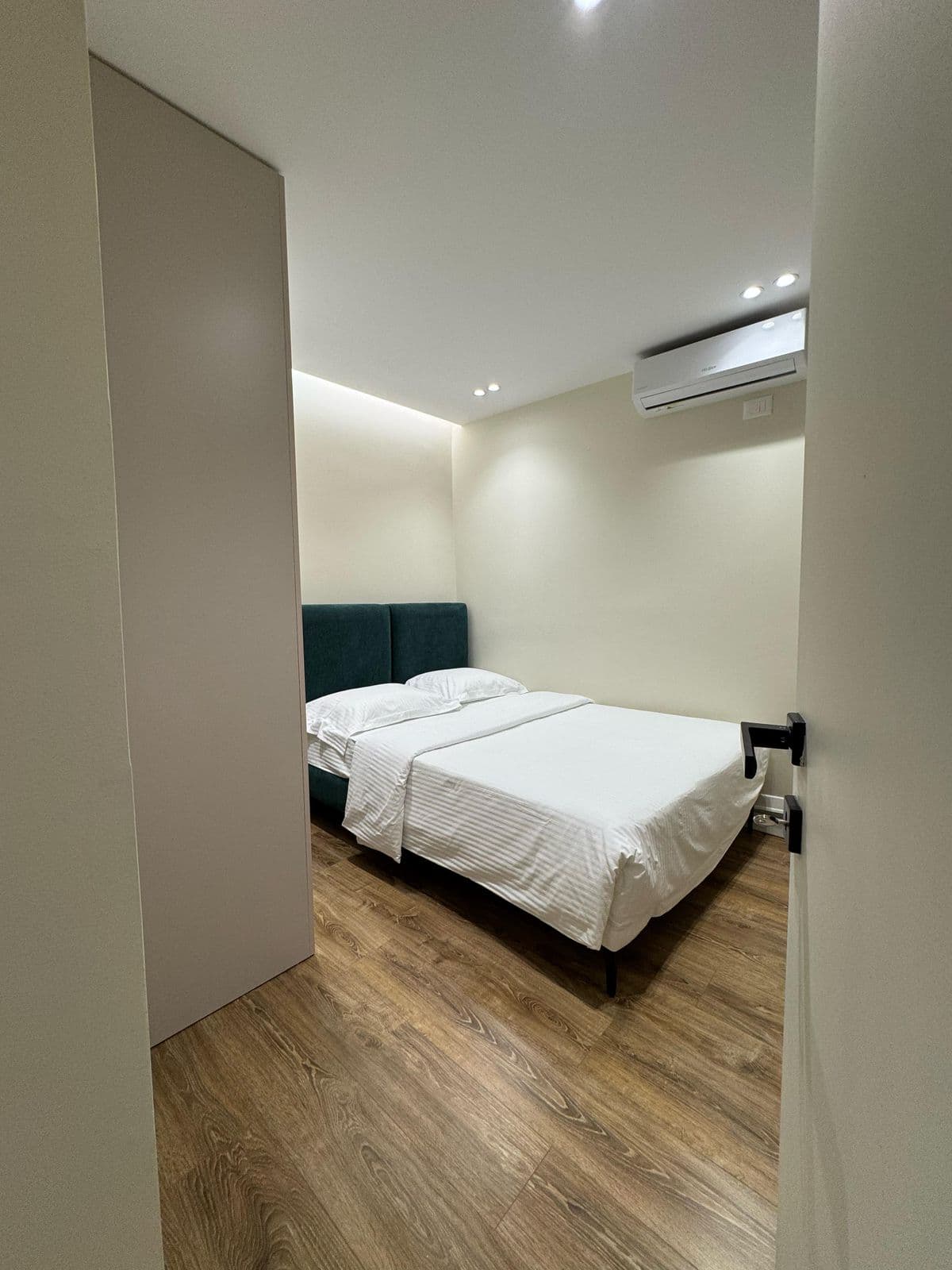 Apartamente ne shitje 1+1 dhe Studio - prane Pazarit te Ri 3