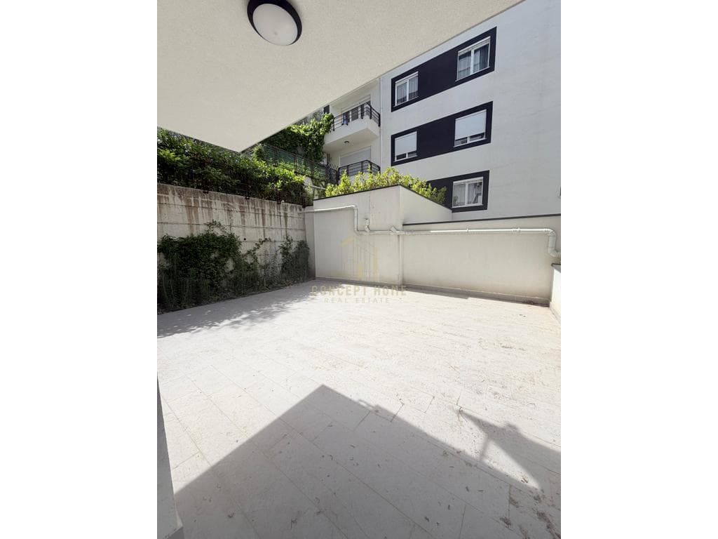 Shitet apartament 2+1+2 tek