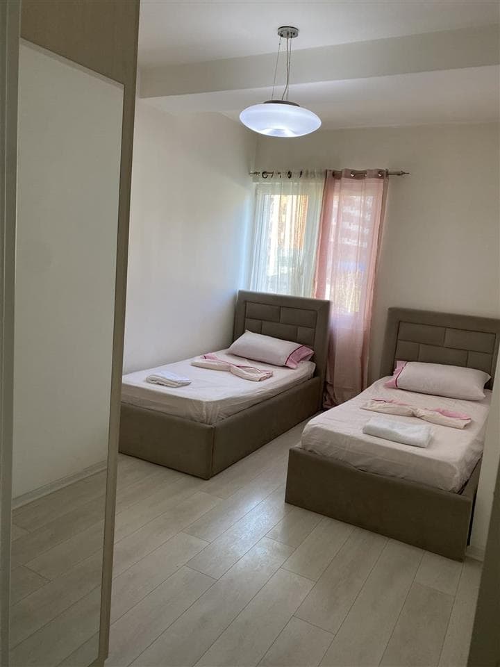 Jepet me qira apartament 2+1 Te Ish Parku