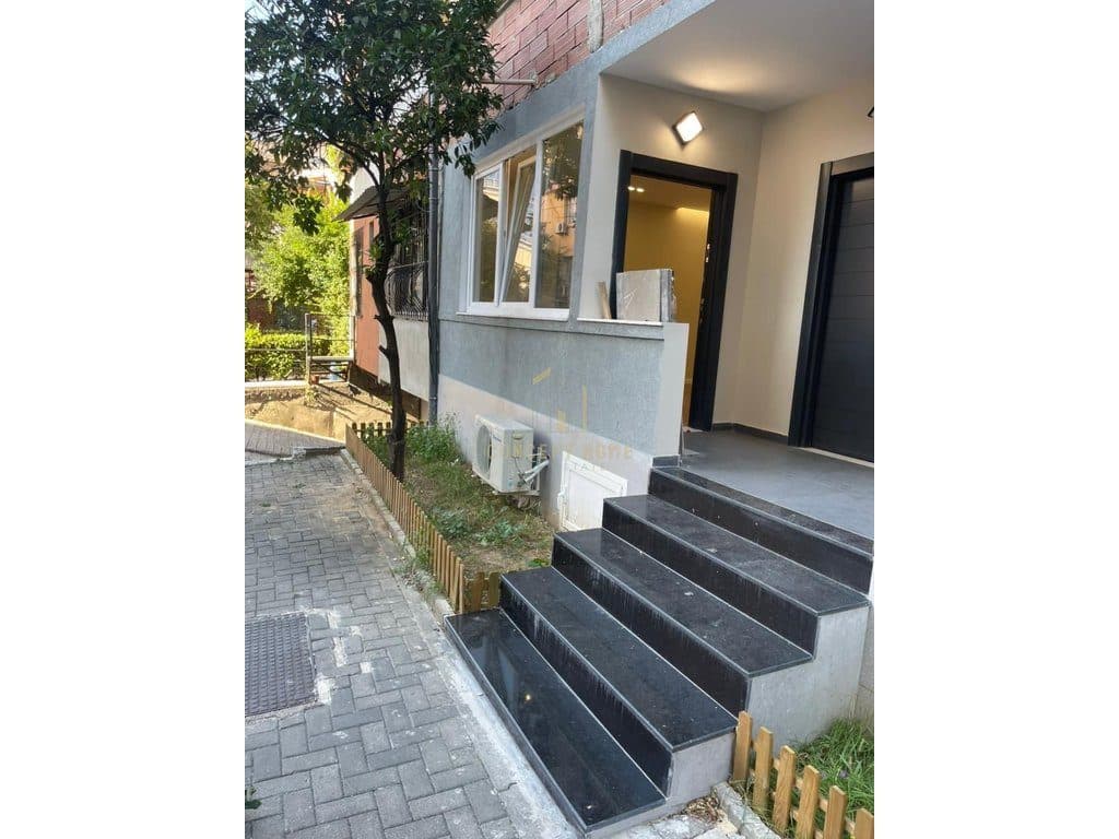 Jepet me qera apartamenti 1+1 tek Rruga Elbasanit (ose per zyra) 4