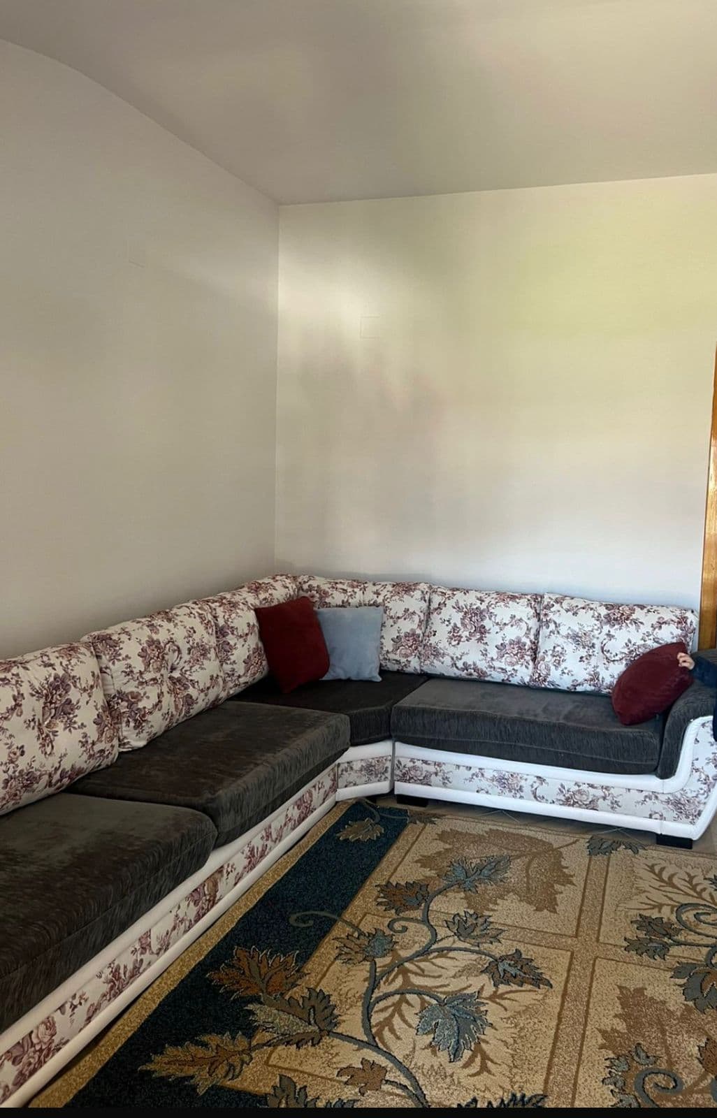 Jepet me qera shtepi private 2+1 ne Paskuqan