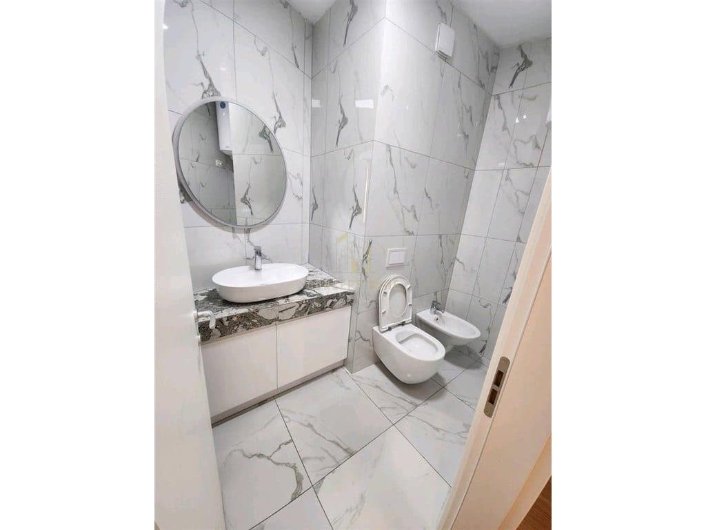 Jepet me qera Apartament 2+1+2 tek Kopshti Zoologjik. 4