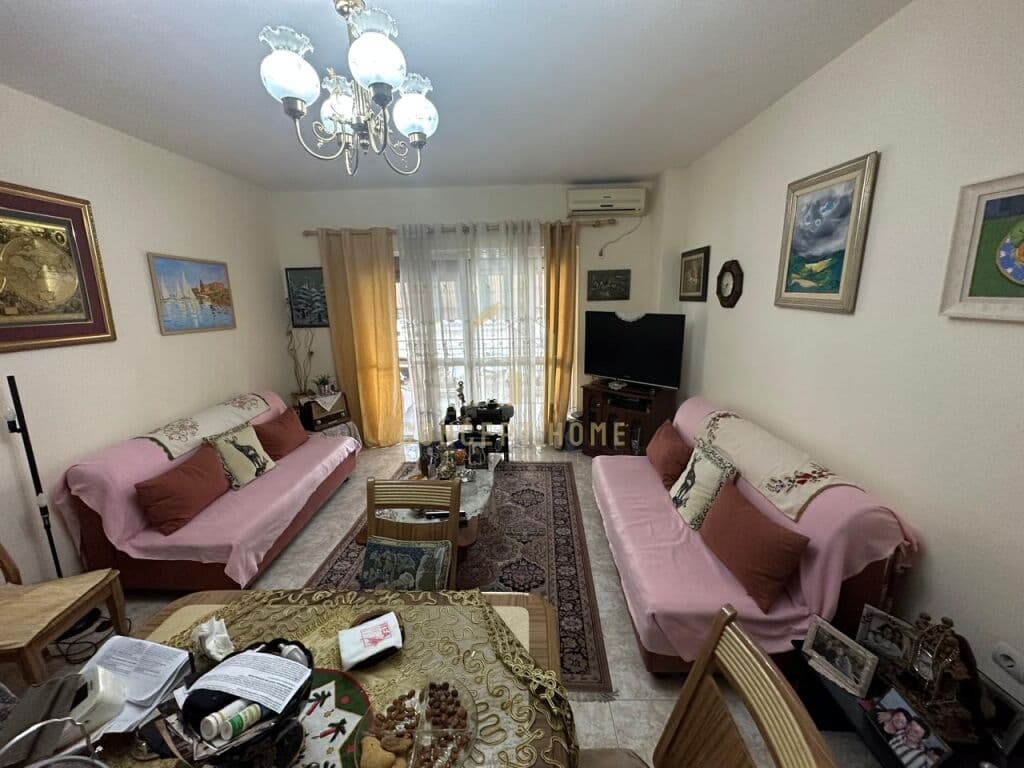 Shitet Apartament 2+1 ne Myslym Shyr 3
