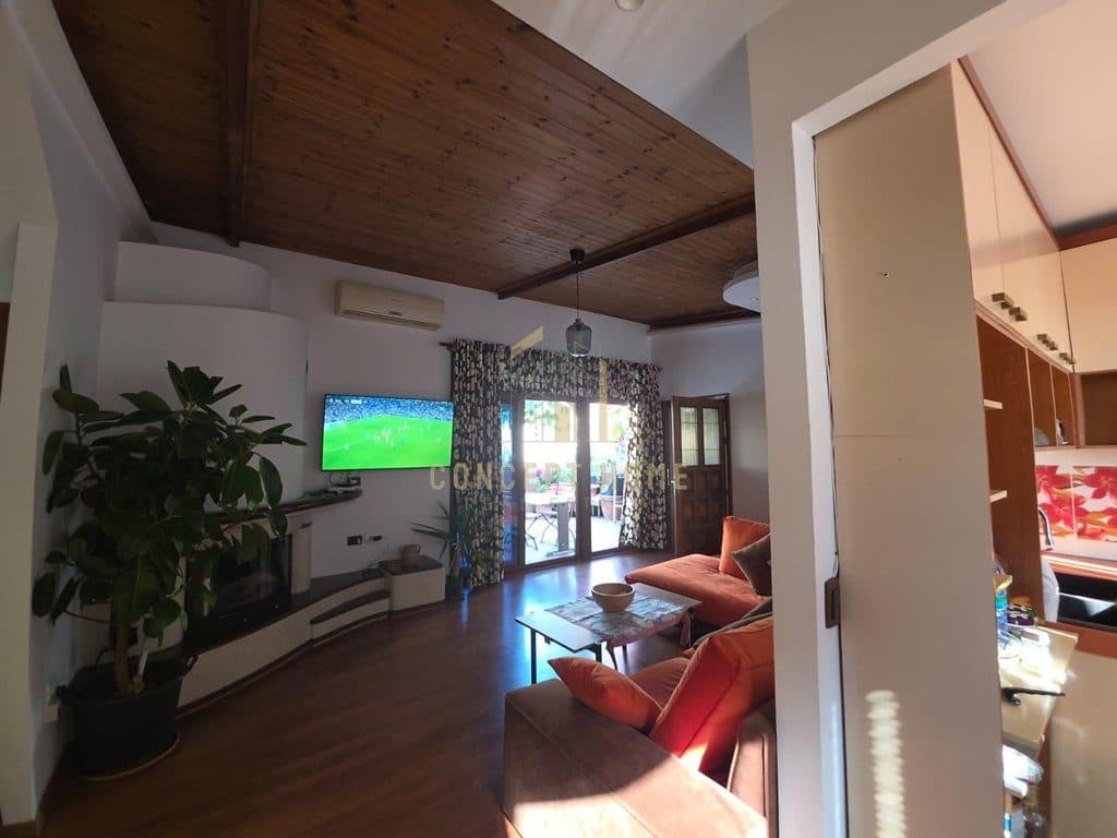 Jepet me qera apartament 1+1 ne Qender 2