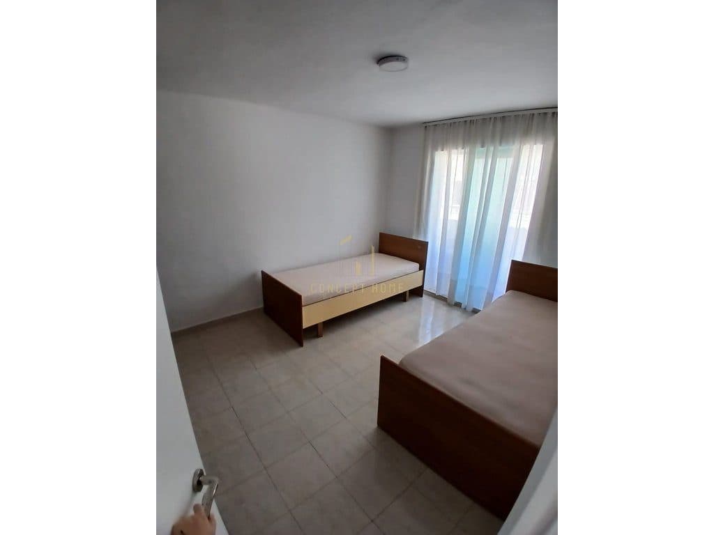 Jepet me qera apartament 1+1 ne Vasil Shanto. 3