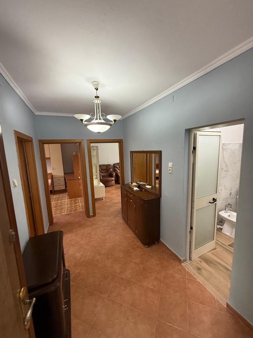 Shitet apartament 2+1 Ali Dem 4