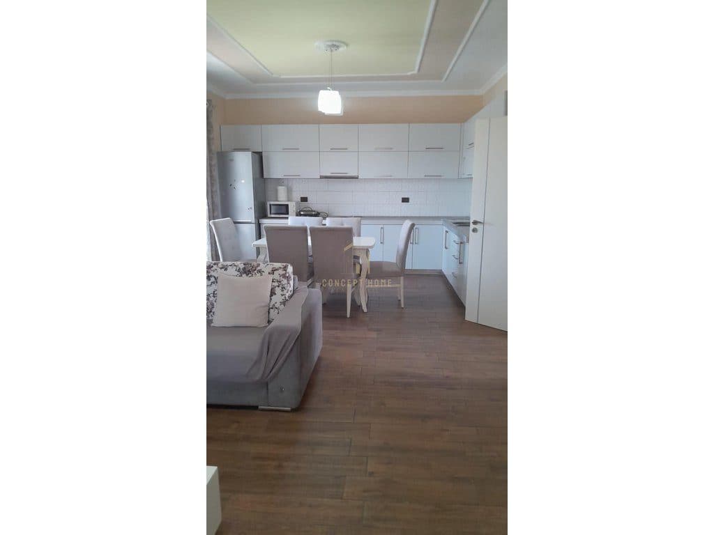 Jepet me qera apartament 2+1 te Kodra Priftit/Cmimi: 500 Euro /muaji 2
