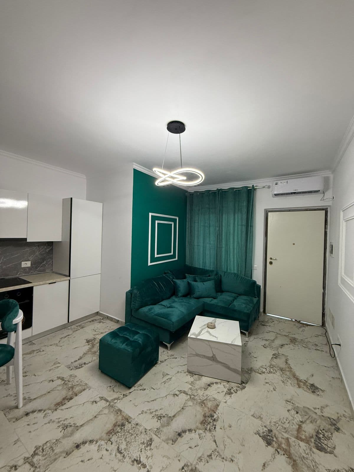 Shitet Apartament 1+1+ depo +parkimi te Shkembi kavajes