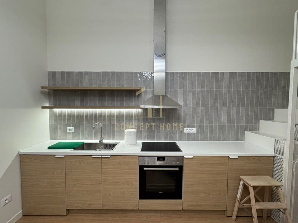 Jepet me qera apartament duplex ne Qytet Studenti 4