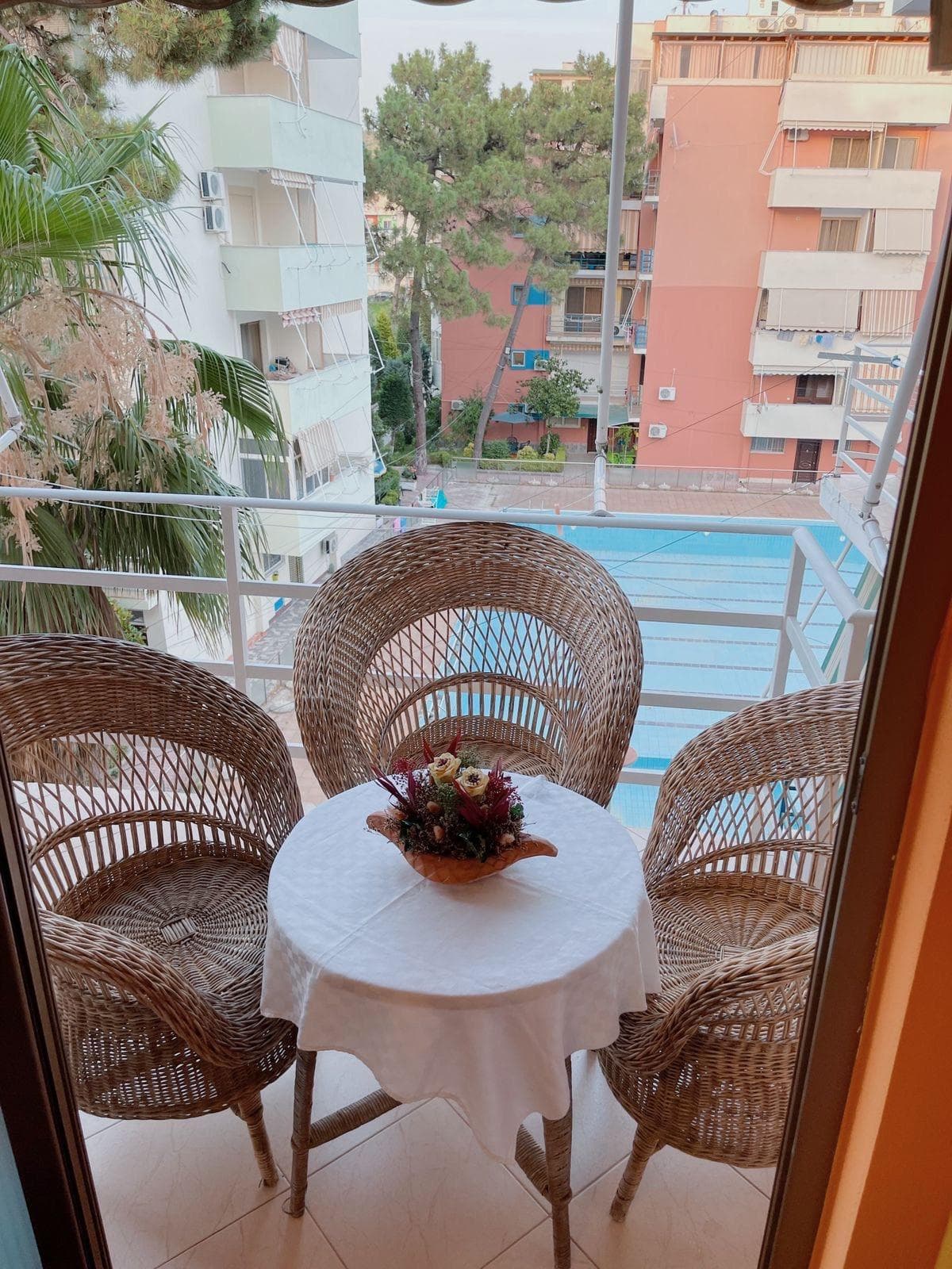 Shitet Apartament 1+1 ne Golem