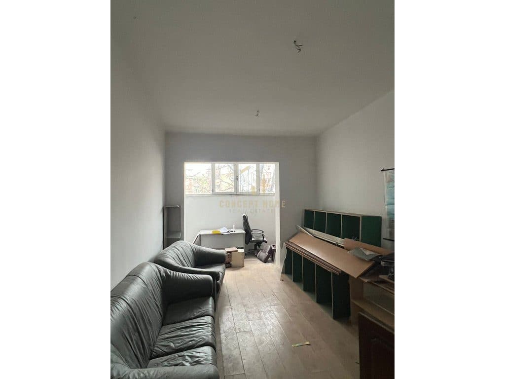 Zyrë 2+1 Me Qira në Bllok, Tiranë - 1000€ | 95 m²