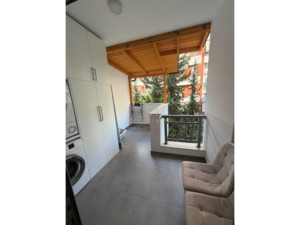 Shitet apartament 1+1 tek 3