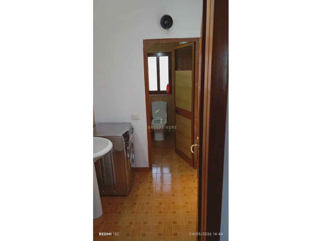 Jepet me qera shtepi private 2+1+ Post Parkimi tek Kodra e Priftit. 4