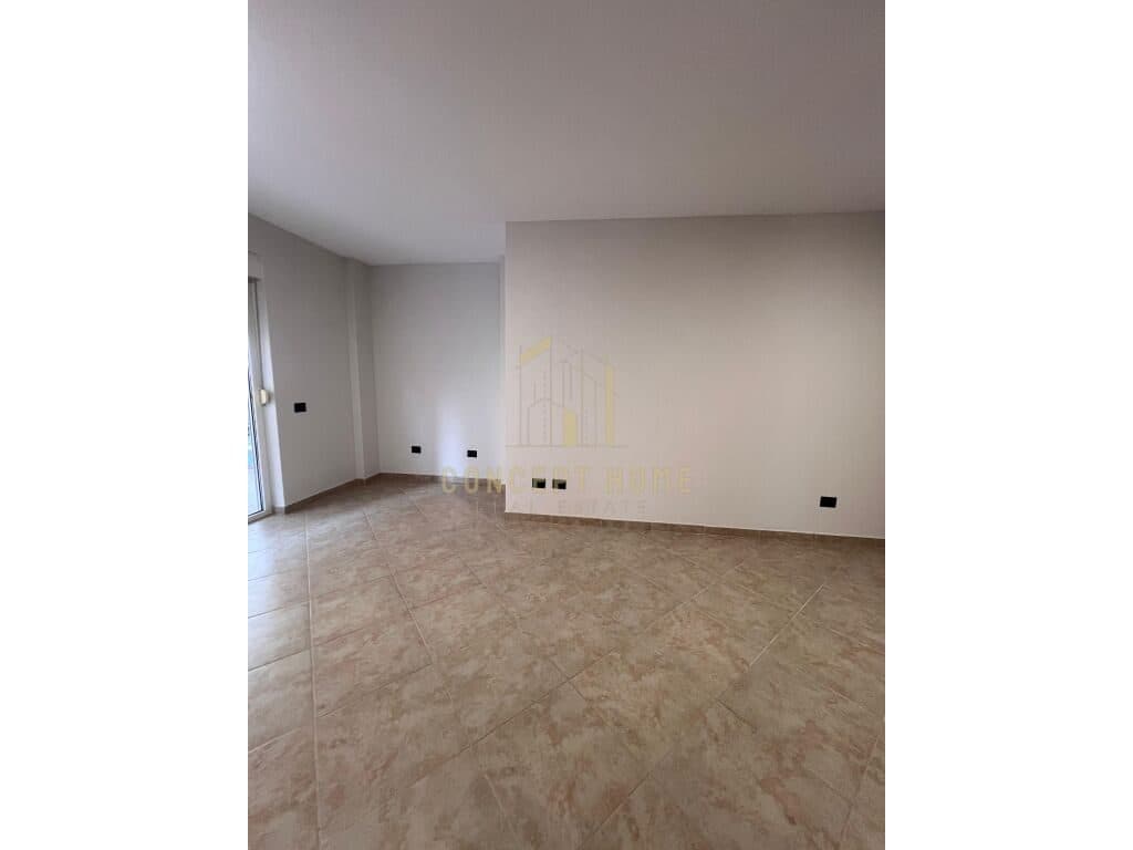 Shitet 3+1+2 Kompleksi Colombo ,Liqeni Thate / 150m2 3