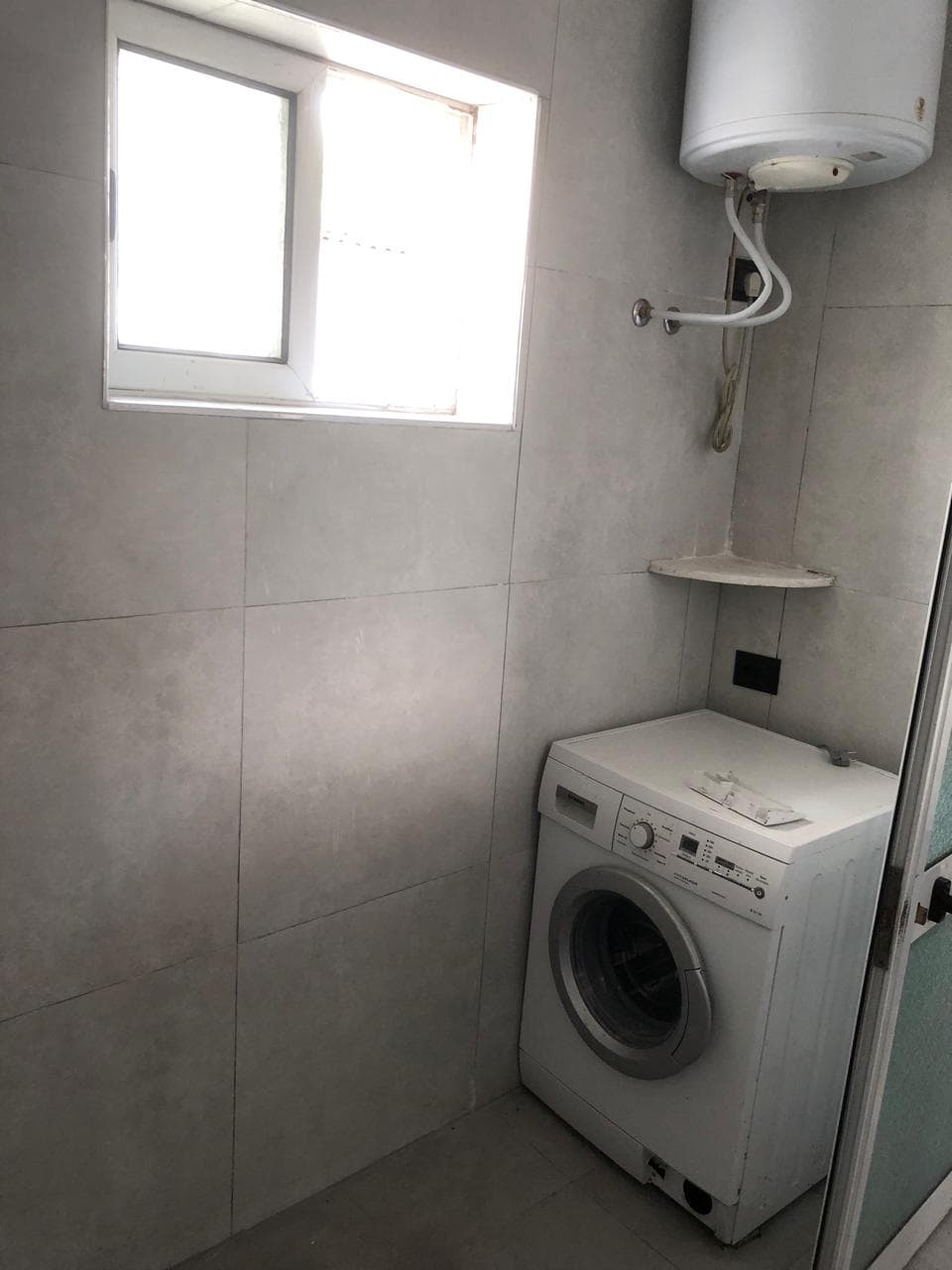 Jepet me qera shtepi private 2+1 Mbrapa Fakultetit Mjeksise 2