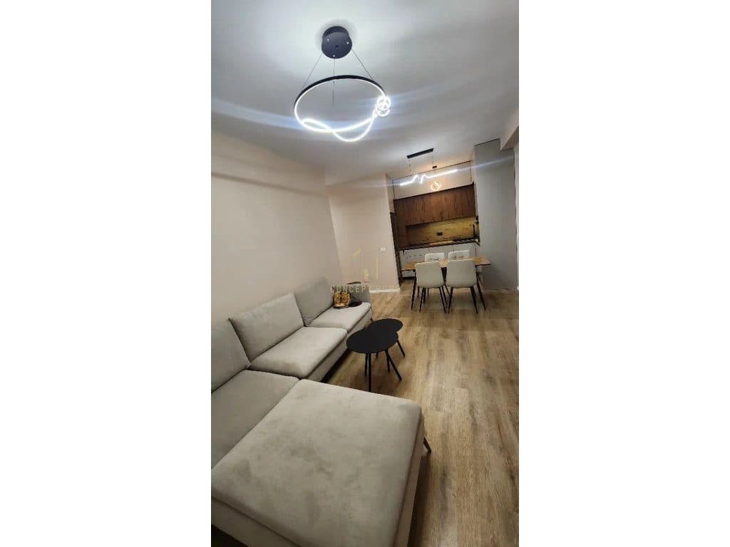 Jepet Apartament 2+1 te Univers City/Cmimi:55.000 Lek 2