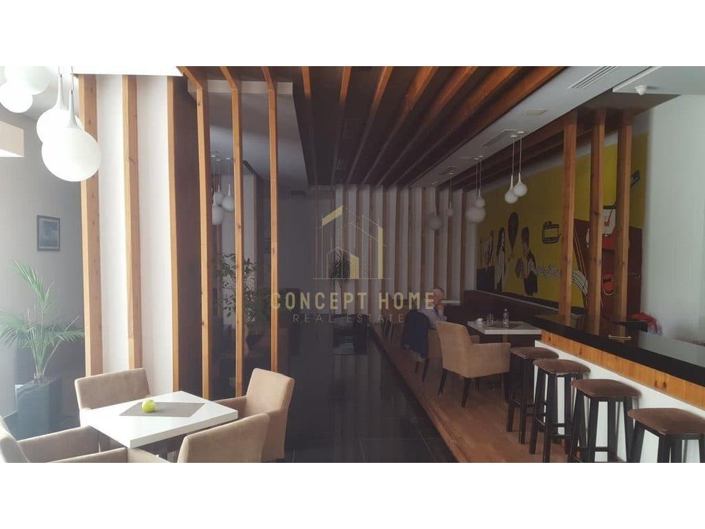Jepet me qira një lokal funksional në zonën e Yzberishtit, me një sipërfaqe prej 350m², i përshtatshëm për aktivitete të ndryshme si bar, restorant, lounge, ose biznese të ngjashme. 4