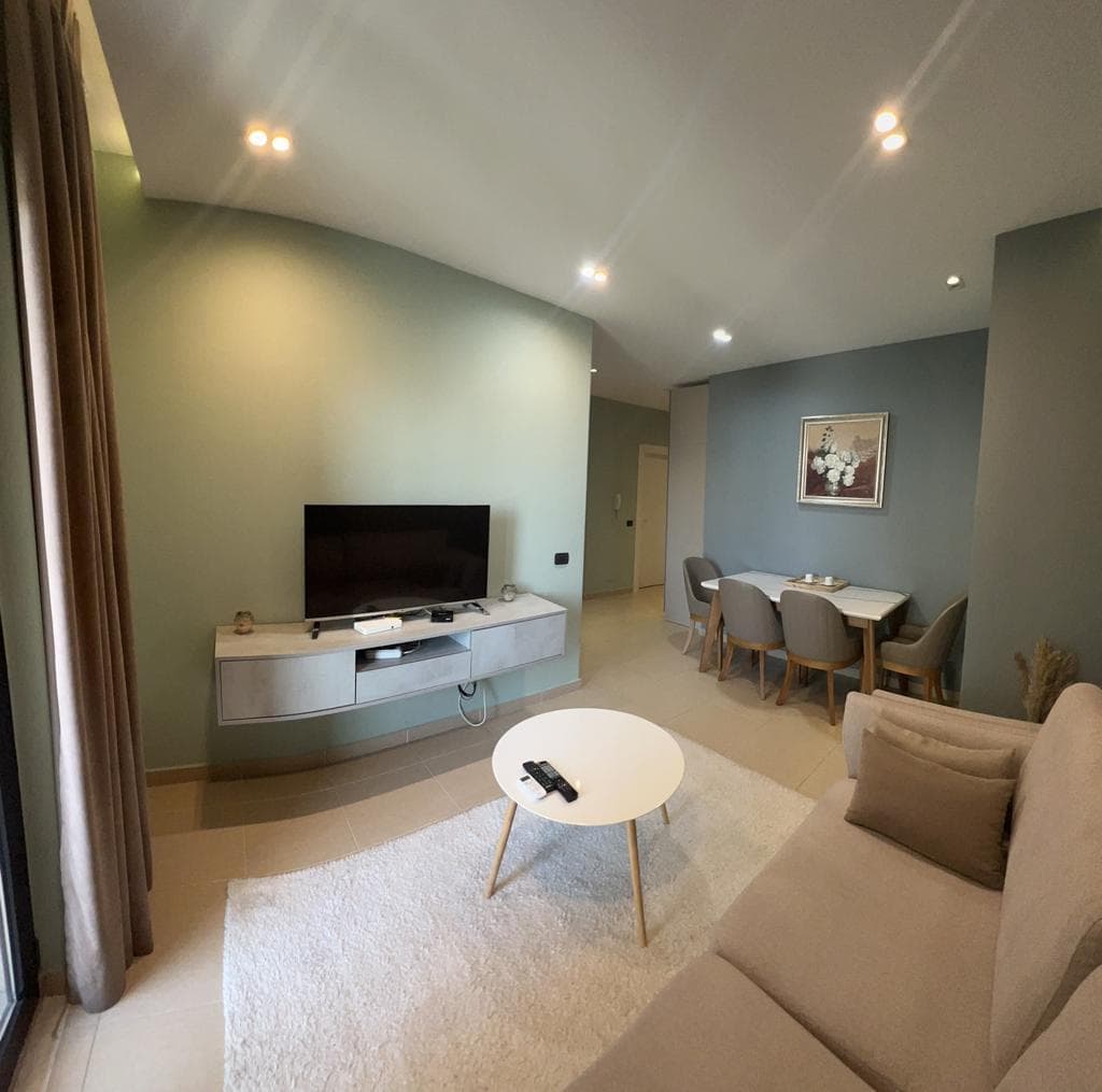 Apartament 1+1 me Qira në Rruga e Kavajes, Tiranë - 1200€ | 67 m²