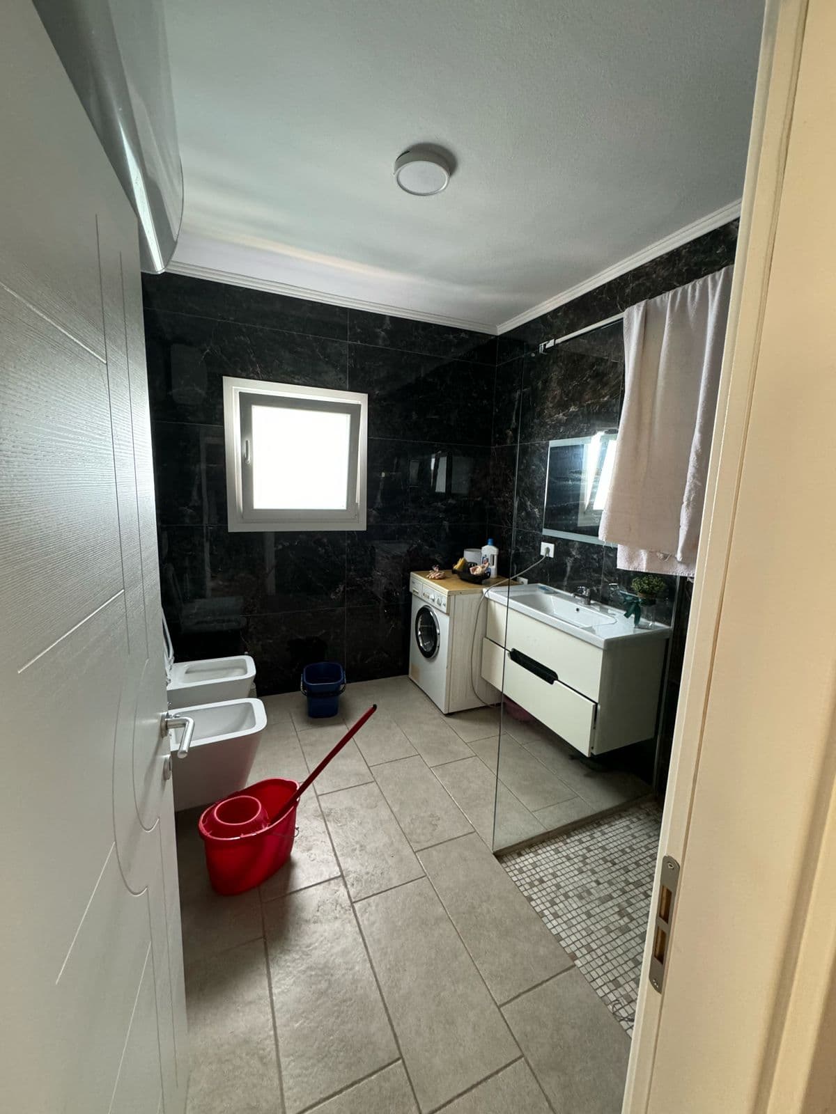 Apartament 2+1 për Shitje në Komuna e Parisit, Tiranë - 245000€ 4