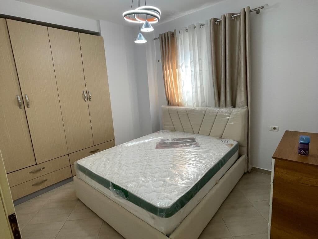 Shitet Apartament 2+1 ne 4