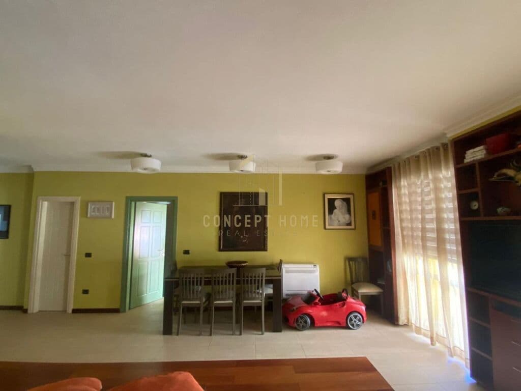 Apartament 2+1+2 për Qira tek Pazari i Ri, Tiranë - 850€ | 120 m² 3