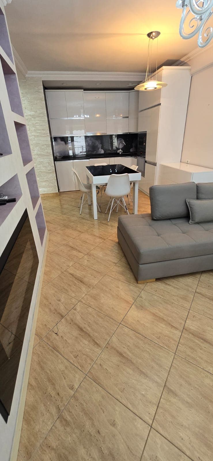 Shitet apartament 1+1 Te Rruga e Kavajes 4