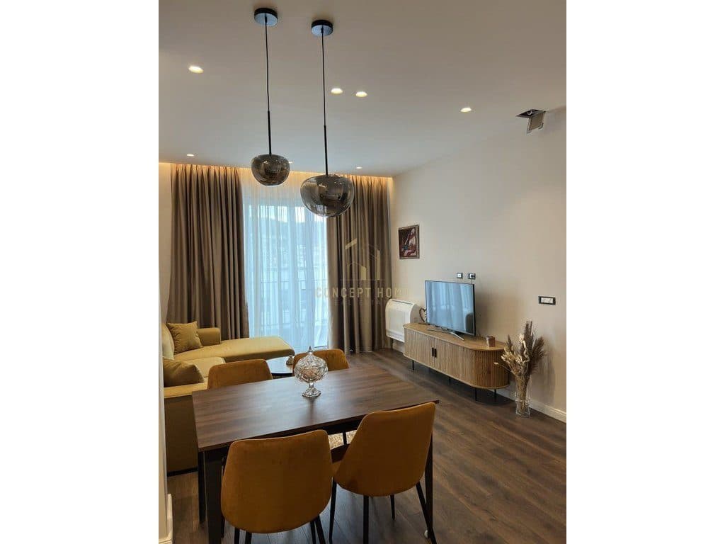 Jepet me qera apartament 2+1+2 tek Komuna e Parisit
